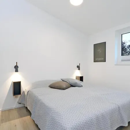 2 Bedroom Awesome In Lembruch-duemmer