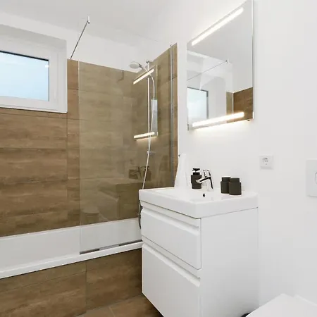 Holiday home 2 Bedroom Awesome In Lembruch-duemmer *