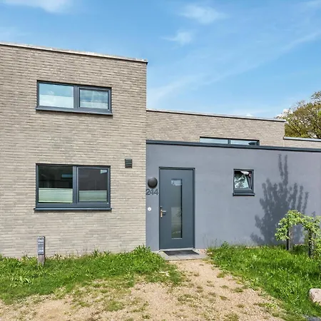 Holiday home 2 Bedroom Awesome In Lembruch-duemmer Lembruch